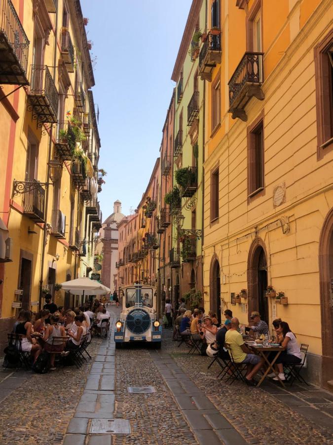 Sa Domo E Giuanne E Giuanna Acomodação com café da manhã Bosa Exterior foto